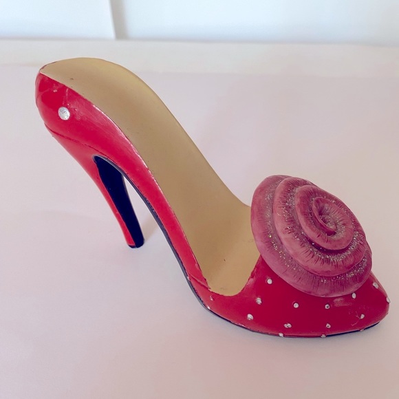 Porcelain High heel cell phone/glasses holder. Adorable/New - Picture 2 of 11